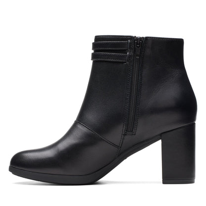 Clarks Bayla Light 26174481 Womens Black Leather Zipper Ankle & Booties Boots