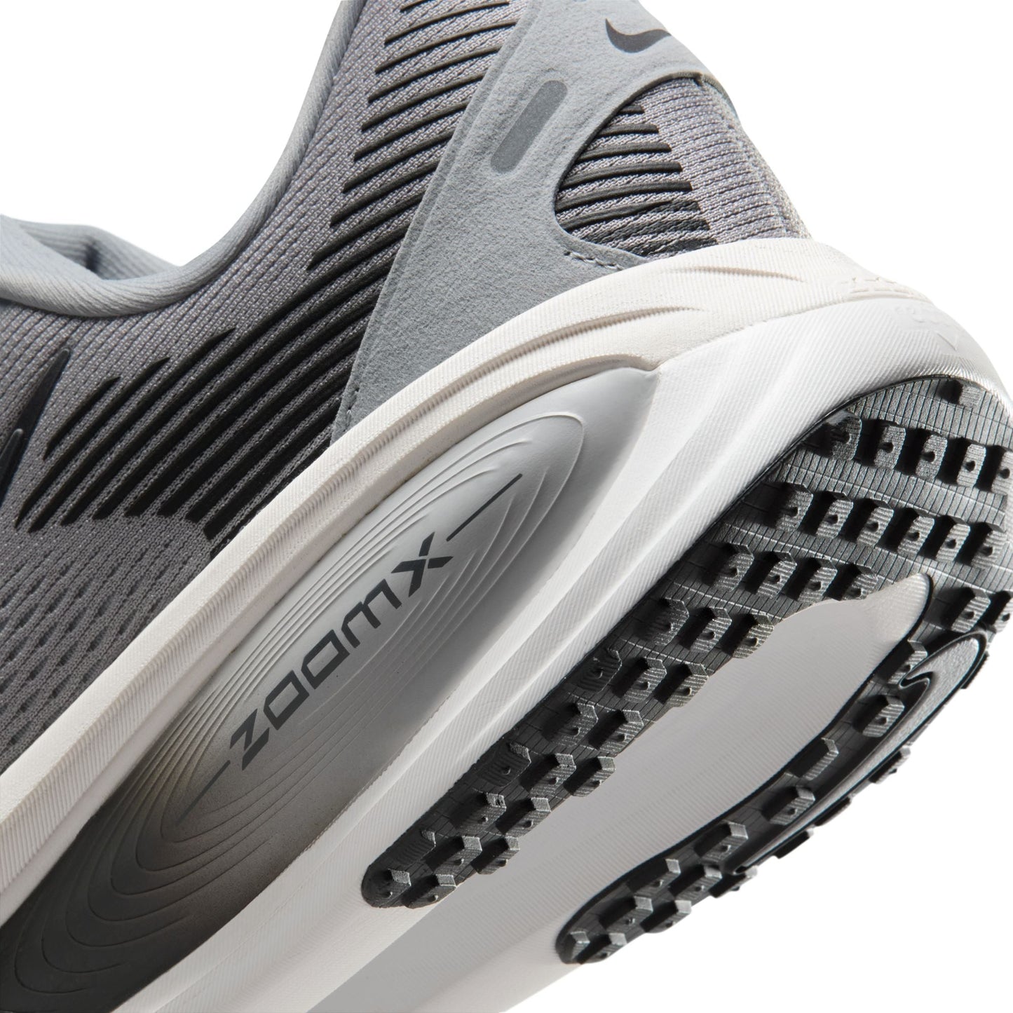 Nike Vomero 18 Shoes (Men's)