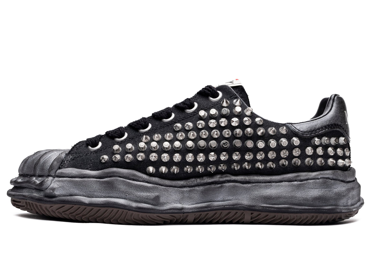 Maison Mihara Yasuhiro Spiked Blakey Low in Black/Black