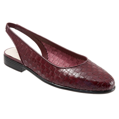 Trotters Lucy T1711-755 Womens Burgundy Wide Leather Slingback Flats Shoes