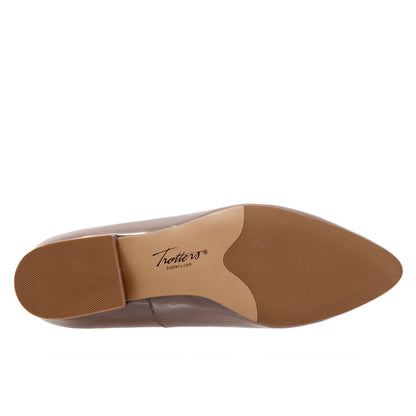 Trotters Jewel T2126-118 Womens Brown Leather Slip On Pumps Heels Shoes