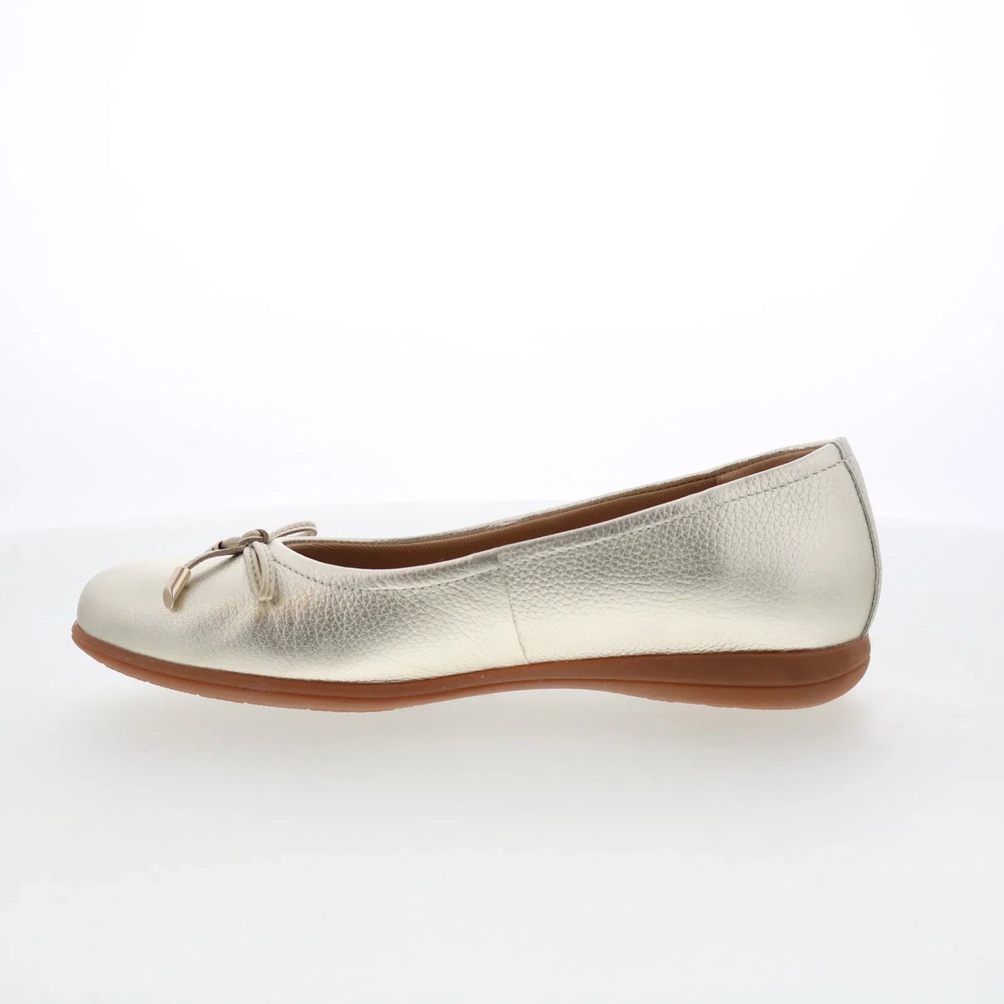 Trotters Dellis T2054-709 Womens Silver Leather Slip On Ballet Flats Shoes