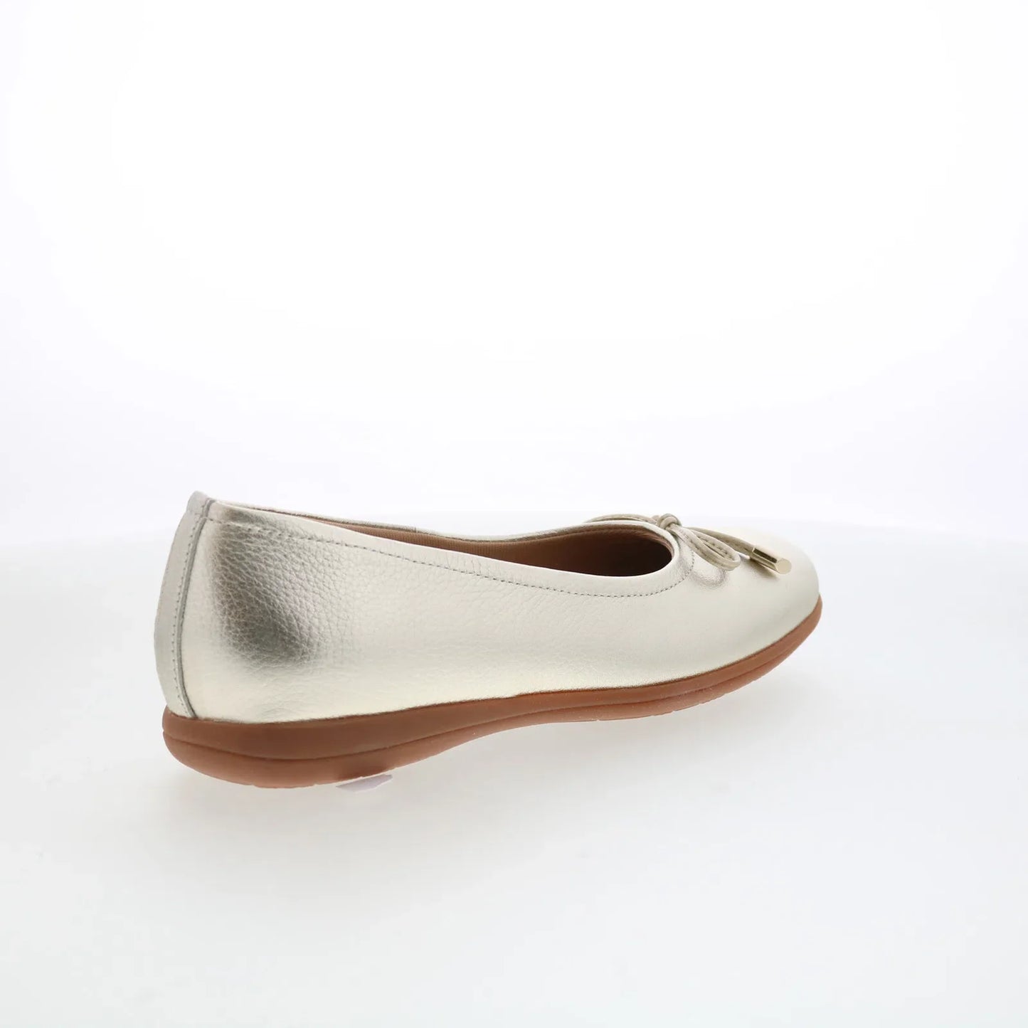Trotters Dellis T2054-709 Womens Silver Leather Slip On Ballet Flats Shoes