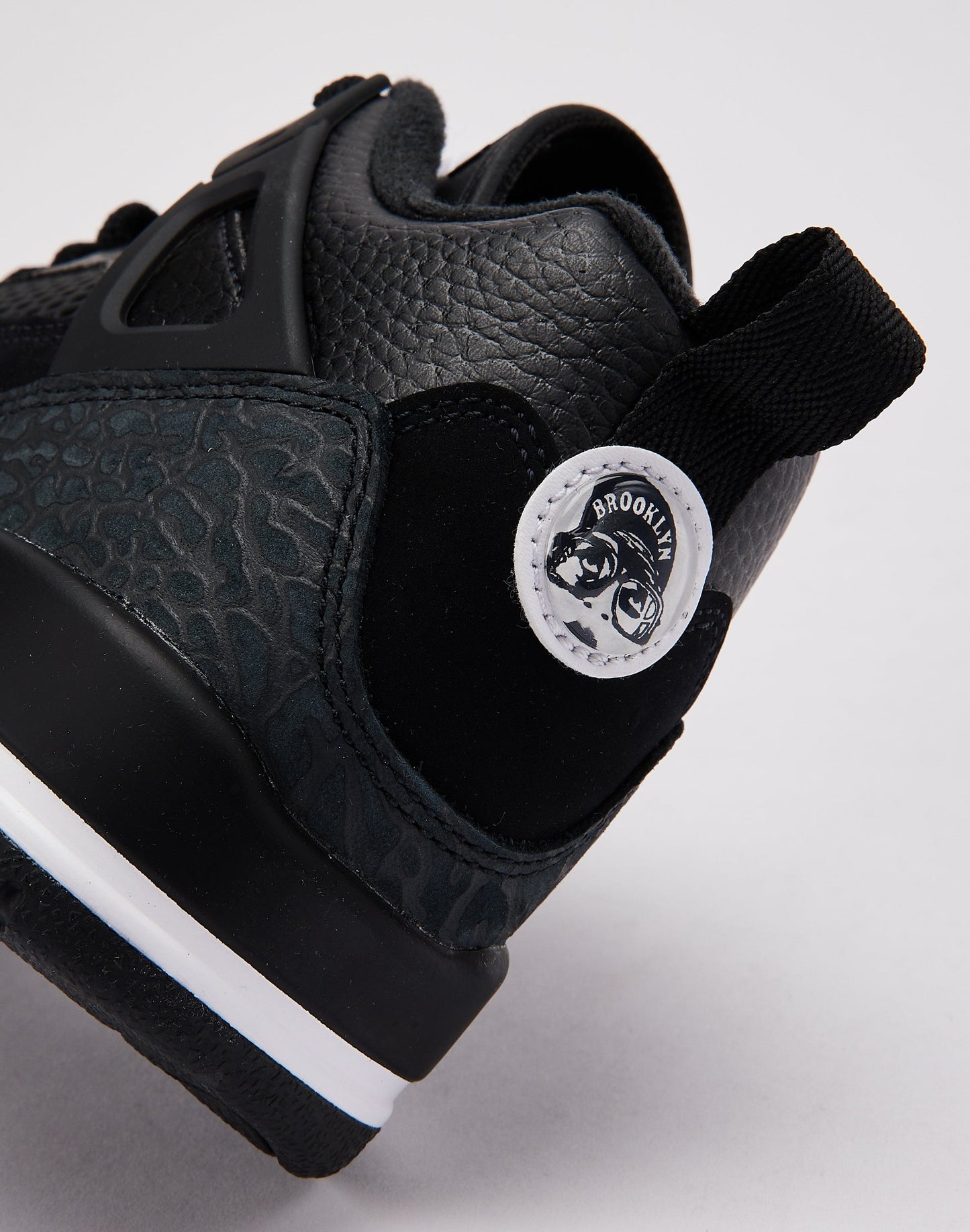 Jordan  Spizike Low Grade-School