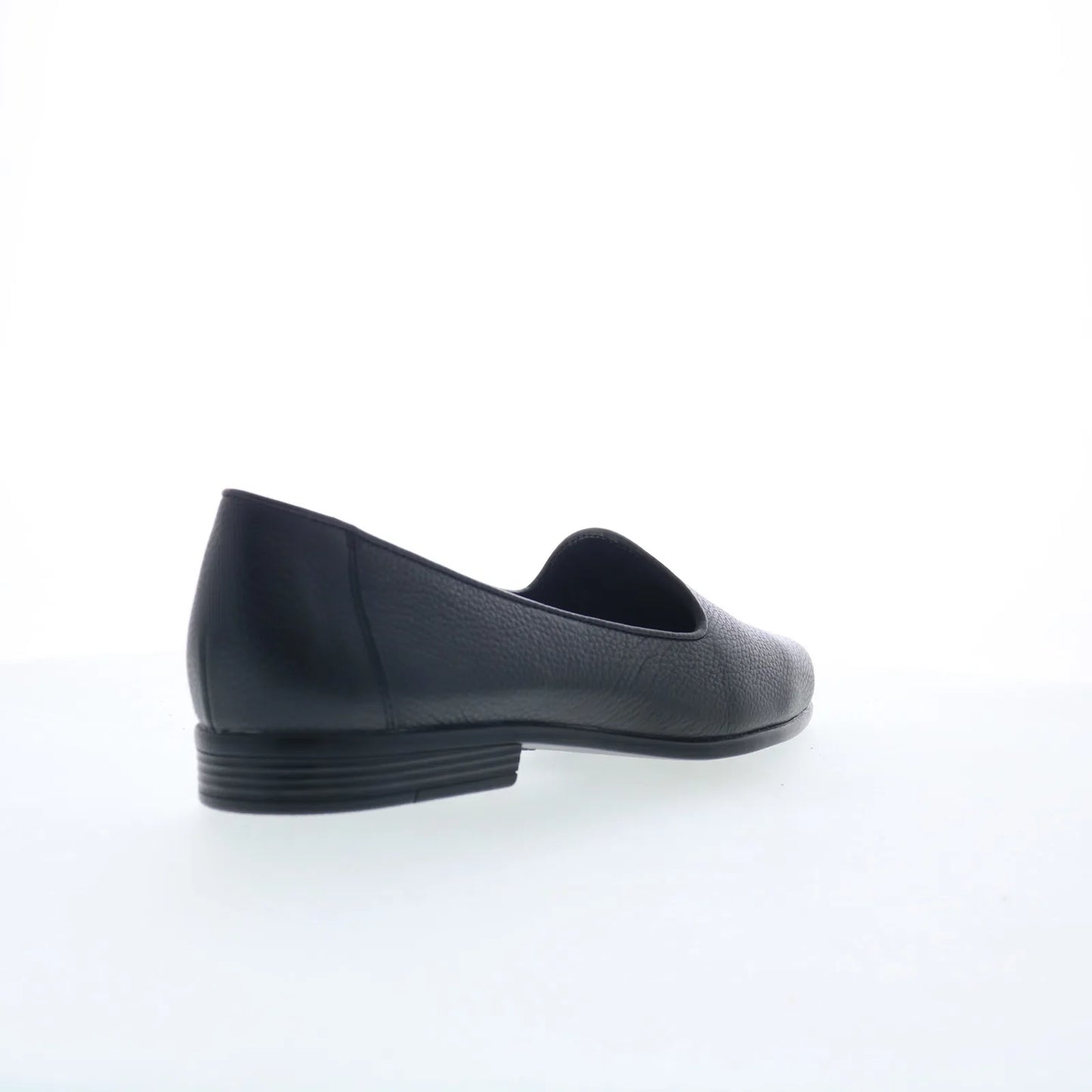 Trotters Liz Tumbled T1807-001 Womens Black Leather Loafer Flats Shoes