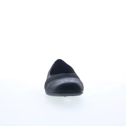 Trotters Stella T2374-014 Womens Black Synthetic Slip On Ballet Flats Shoes