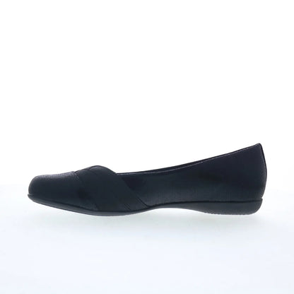 Trotters Stella T2374-014 Womens Black Synthetic Slip On Ballet Flats Shoes