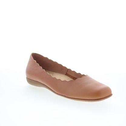 Trotters Sabine T2255-215 Womens Brown Leather Slip On Ballet Flats Shoes